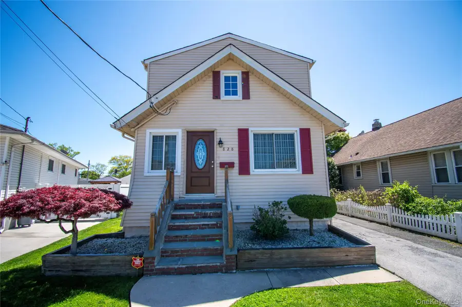 828 Jefferson Street, Baldwin, NY 11510 - #2