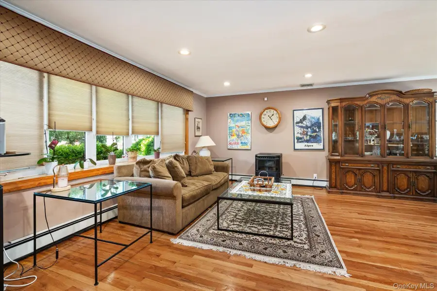 761 Cynthia Drive, East Meadow, NY 11554 - #3