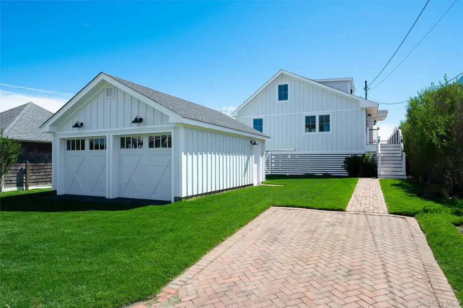 22 Laura Lee Drive, Center Moriches, NY 11934 - #3