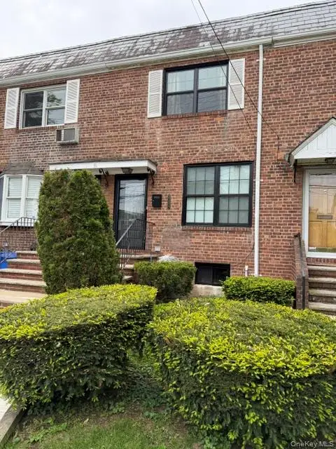 15822 Powells Cove Boulevard, Whitestone, NY 11357 - #2