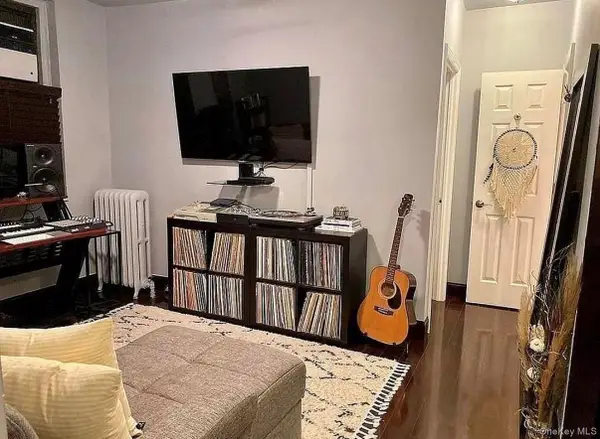 21-06 35th Street #1B, Astoria, NY 11105