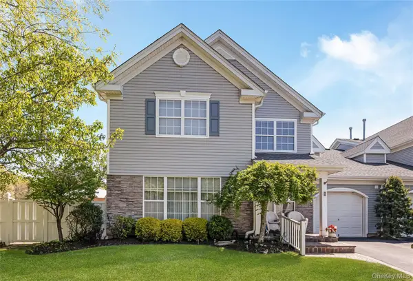 8 Hannah Lane, Middle Island, NY 11953