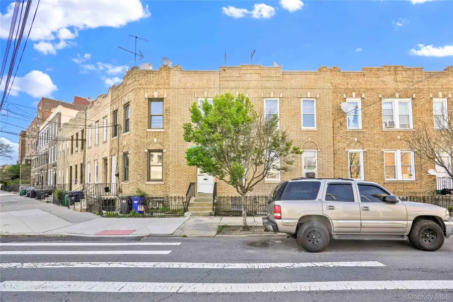 4201 Newtown Road, Astoria, NY 11103 - #2