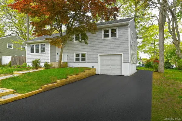 29 Bennett Avenue, Huntington Station, NY 11746