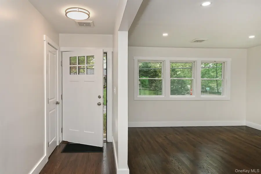 29 Bennett Avenue, Huntington Station, NY 11746 - #3