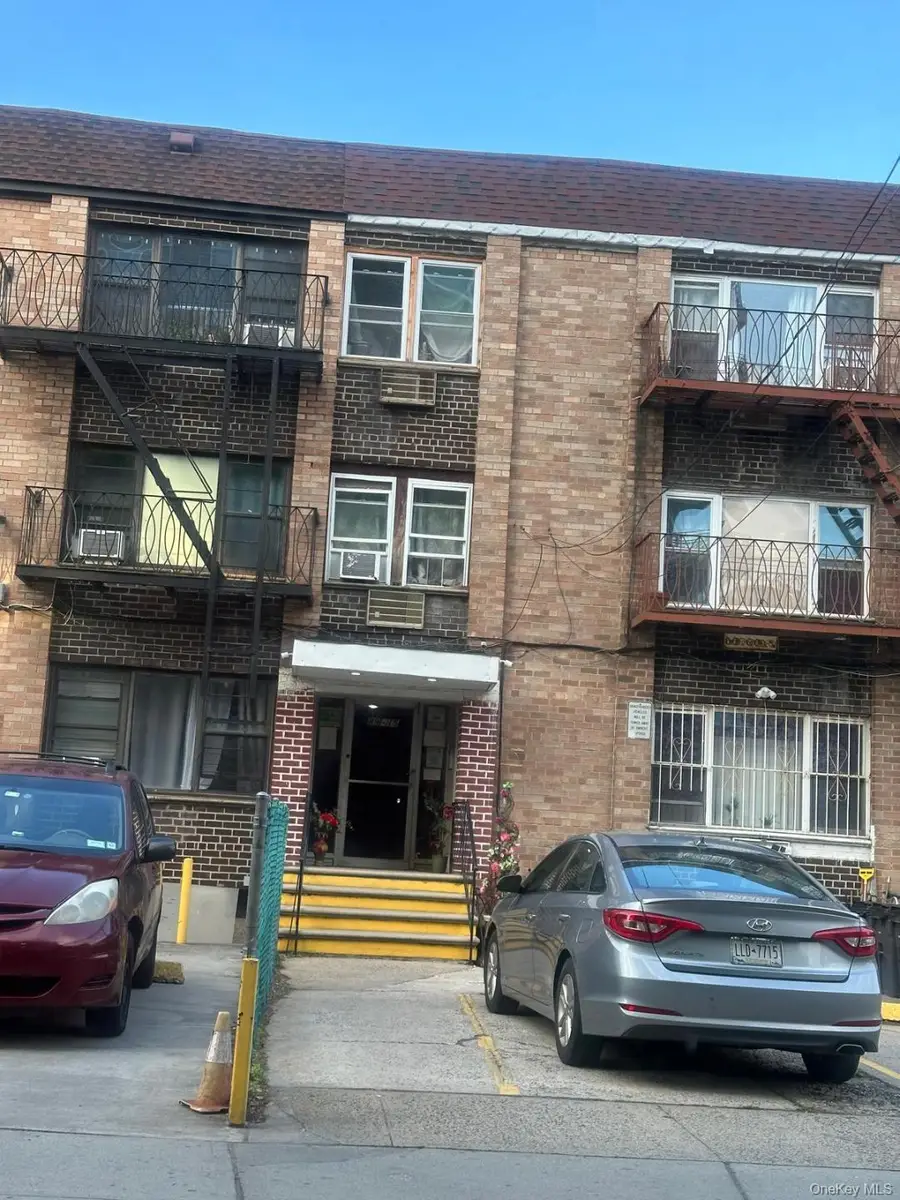 8549 168th Street, Jamaica, NY 11432 - #2