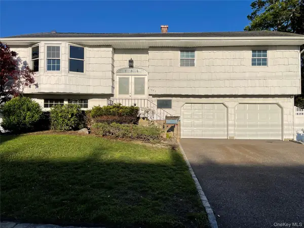 1657 Fairfax Avenue, West Islip, NY 11795