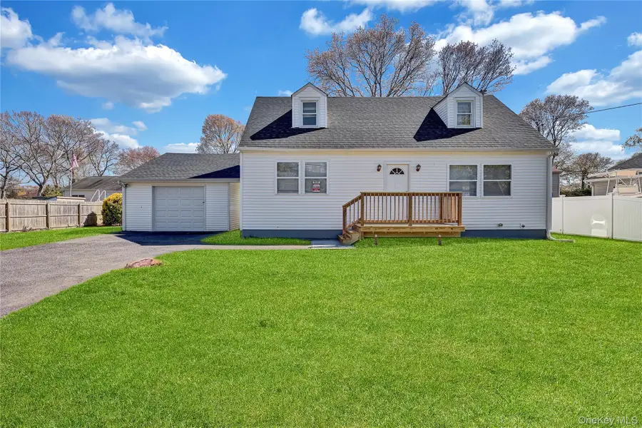 46 Rockledge Drive, Shirley, NY 11967 - #2