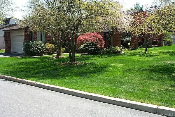 111 Dove Hill Drive, Manhasset, NY 11030