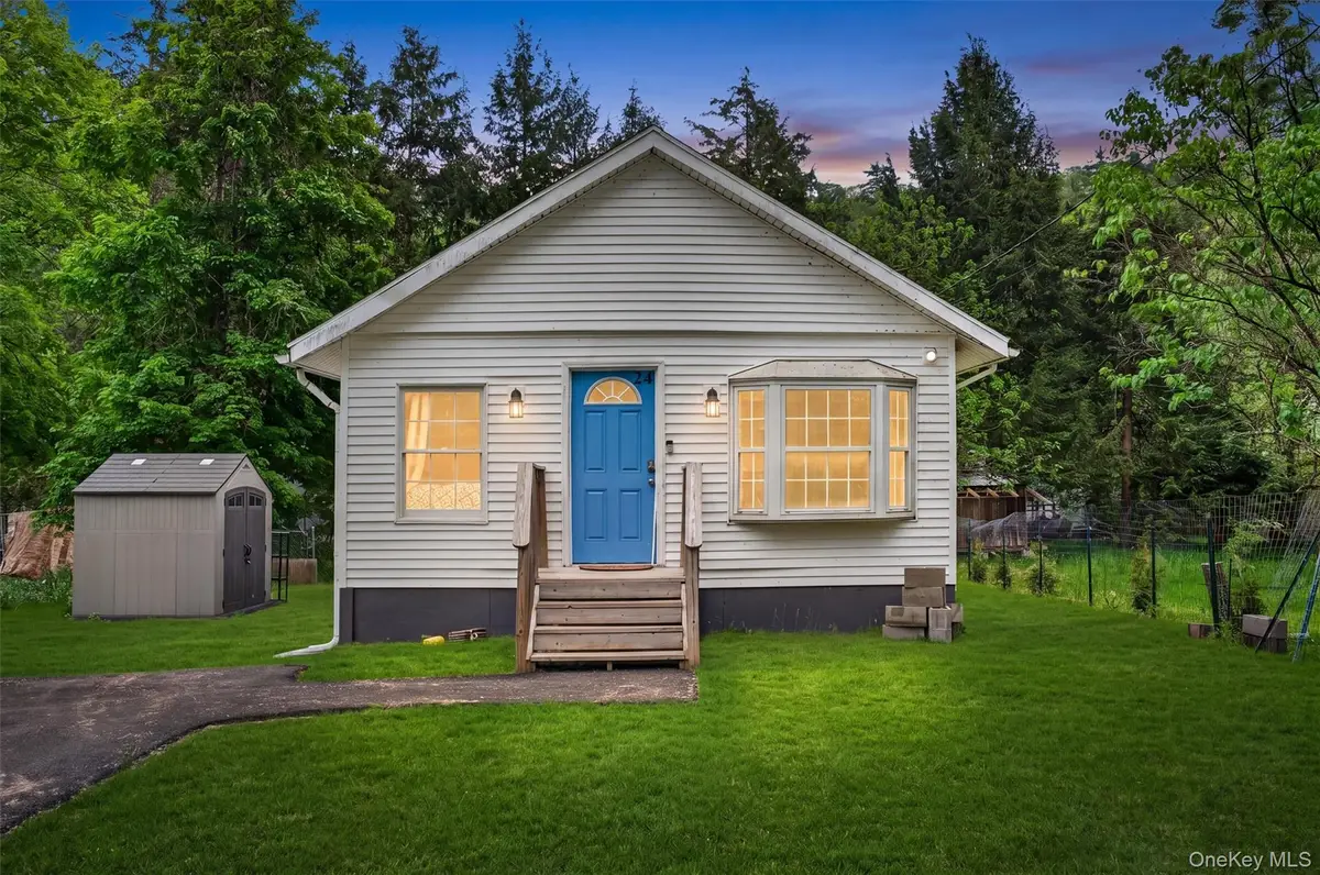 24 Avenue L, Godeffroy, NY 12729 - #1