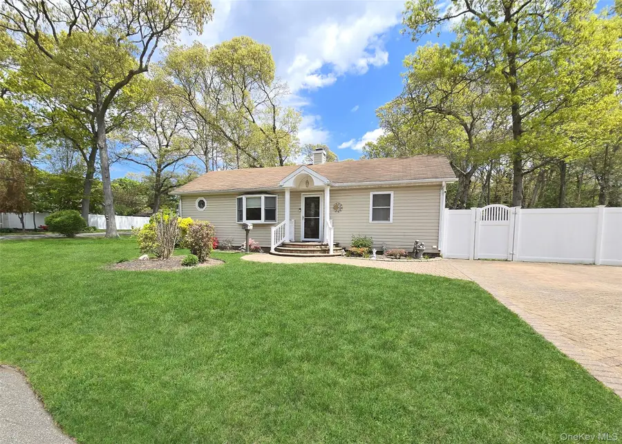 33 Pleasure Avenue, Ronkonkoma, NY 11779 - #2