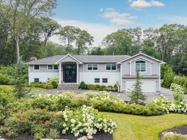 22 Beaumont Drive, Melville, NY 11747
