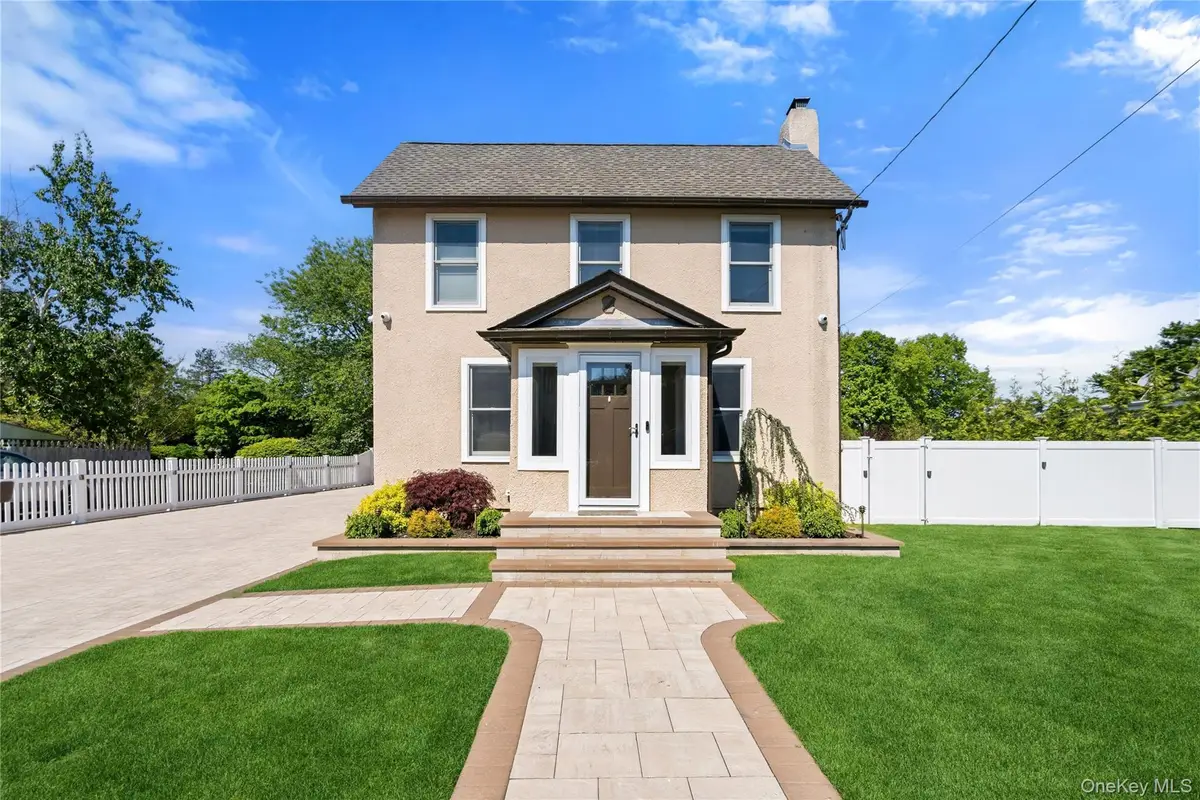 16 West Street, West Islip, NY 11795 - #1