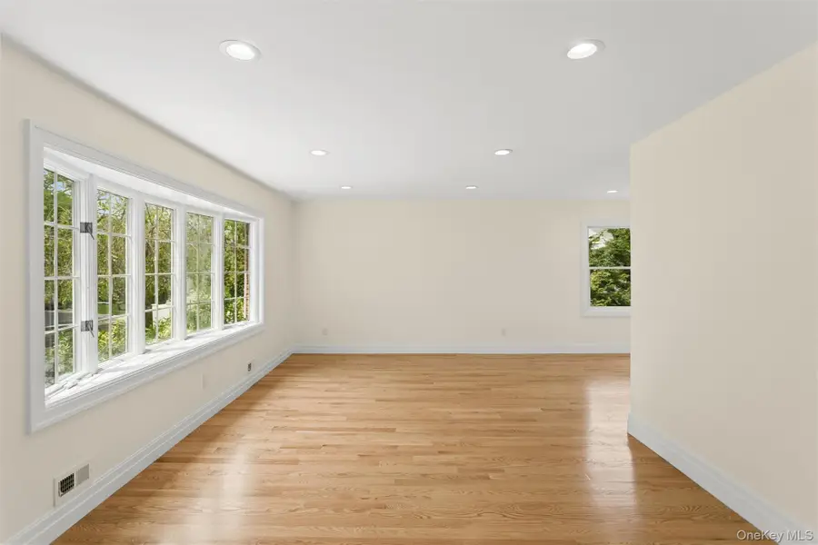 15 Locust Road, Old Bethpage, NY 11804 - #3