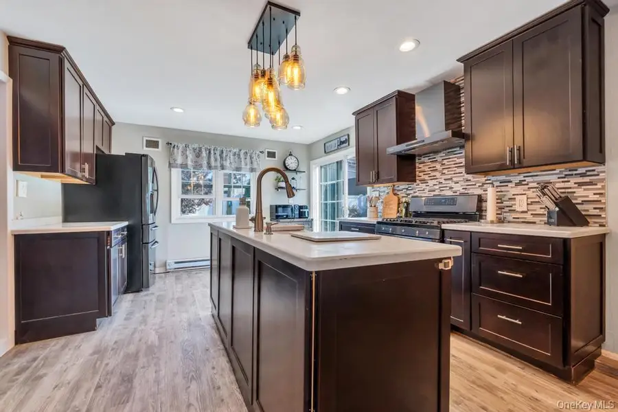 33 Peachtree Lane, Hicksville, NY 11801 - #2