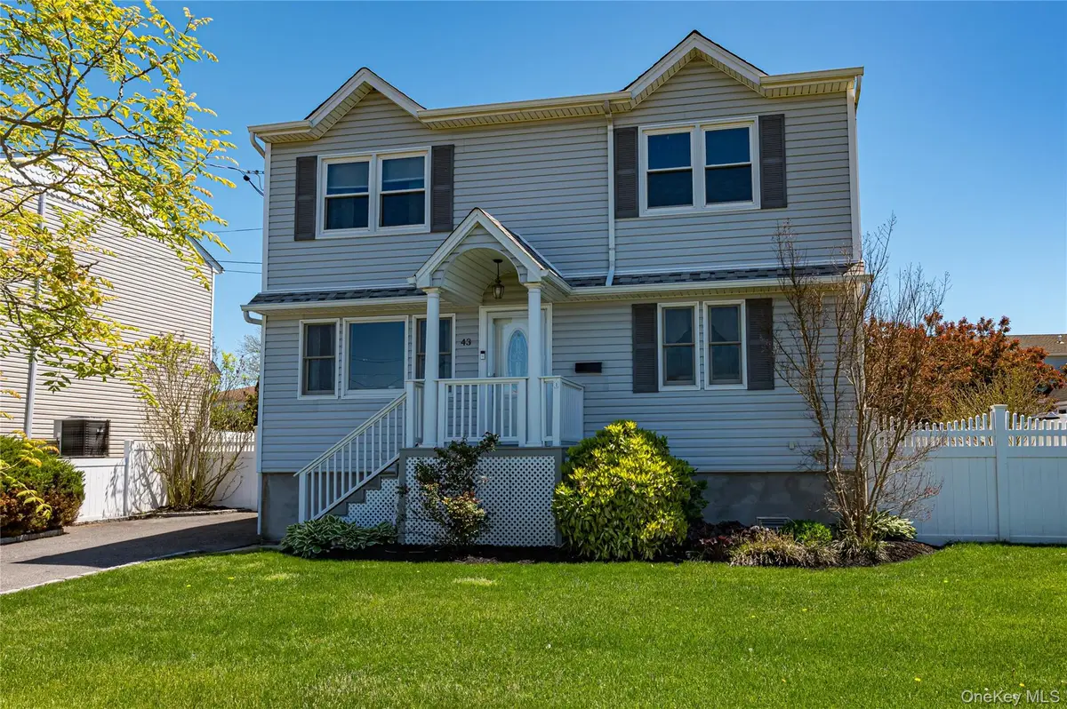 43 Spruce Place, Lindenhurst, NY 11757 - #1