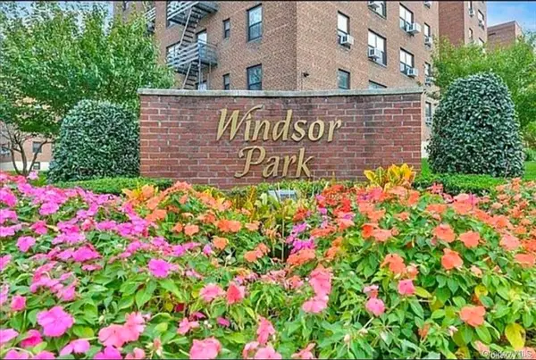 213-06 75 Avenue #2-O, Oakland Gardens, NY 11364