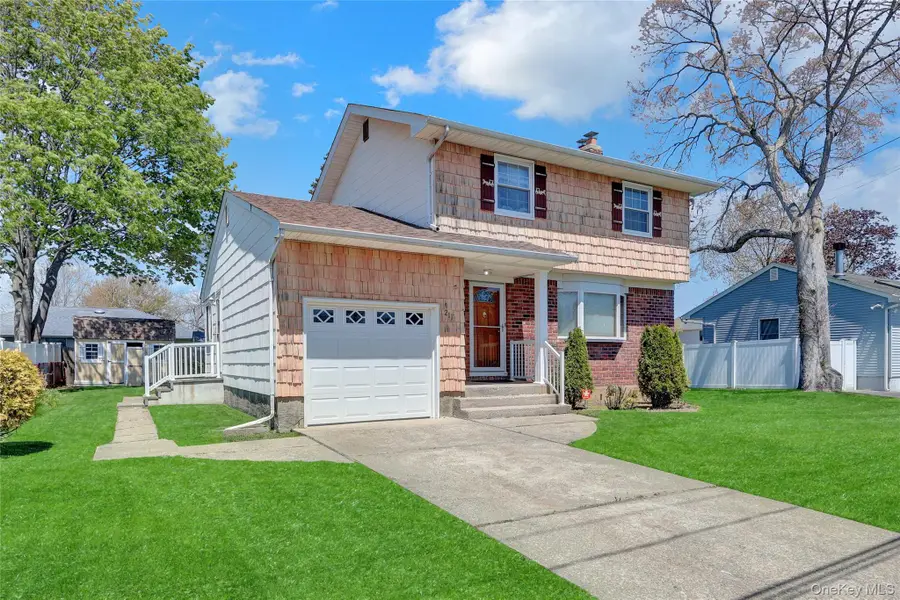 211 Lynbrook Street, Islip Terrace, NY 11752 - #2