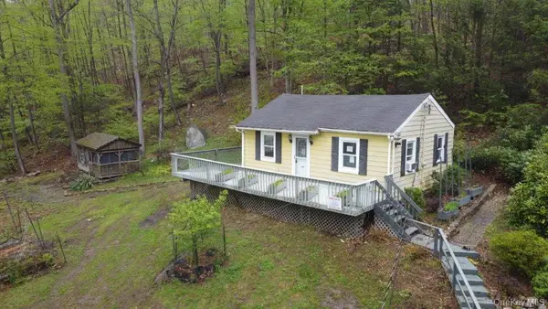 303 Buttermilk Falls Road, Warwick, NY 10990