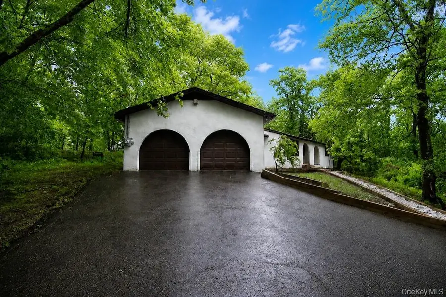18 Hillside View Road, Mahopac, NY 10541 - #3