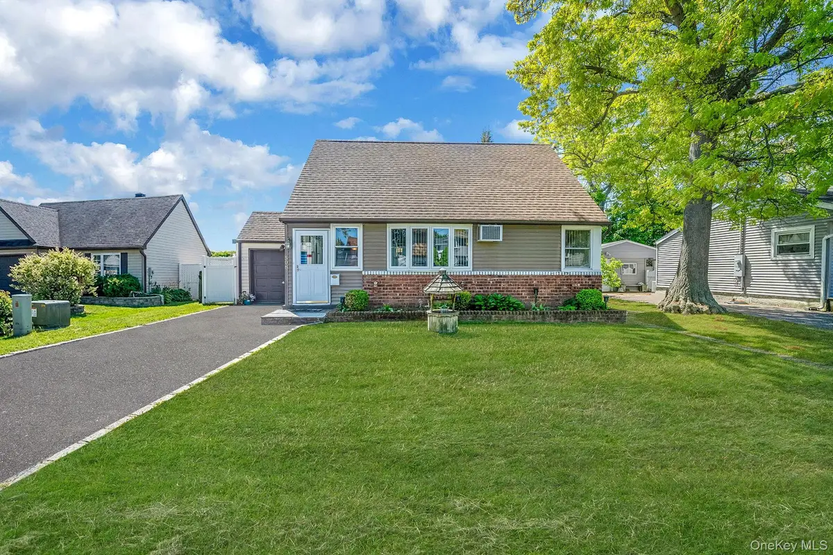 508 Davis Street, North Babylon, NY 11703 - #1