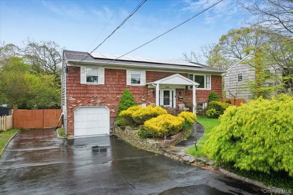 219 Kensington Avenue, Bayport, NY 11705