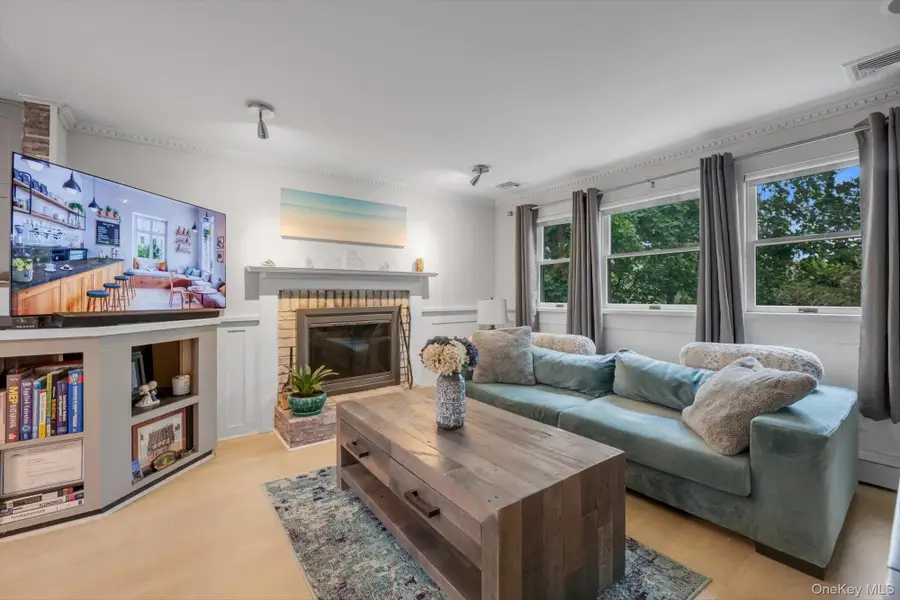 7 Pierson Place, South Huntington, NY 11746 - #3