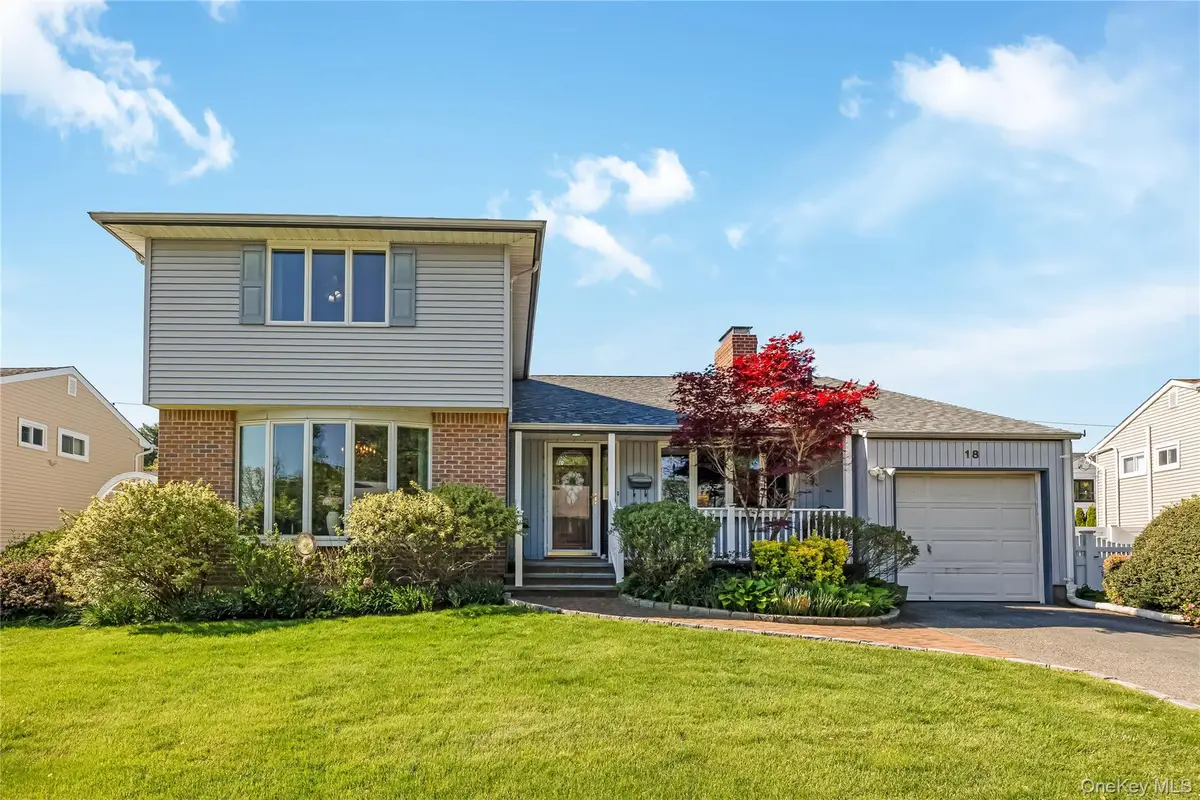 18 Tacoma Lane, Syosset, NY 11791 - #1