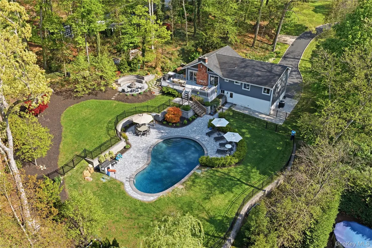 61 Bankside Drive, Centerport, NY 11721 - #1