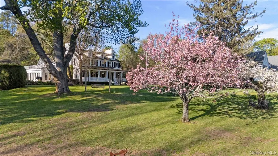4 Roads End, Brookville, NY 11545 - #2