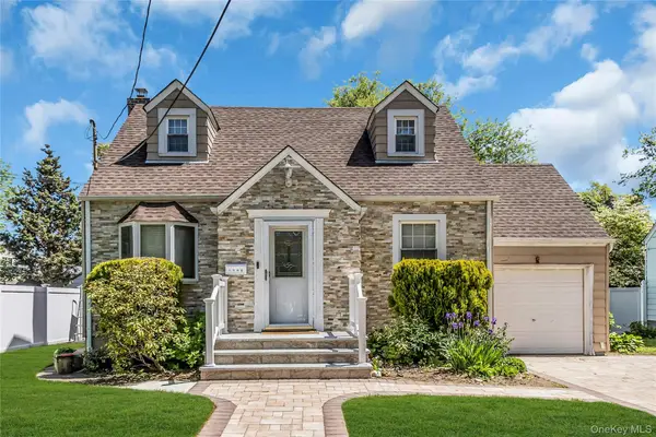 1395 Exeter Street, North Baldwin, NY 11510