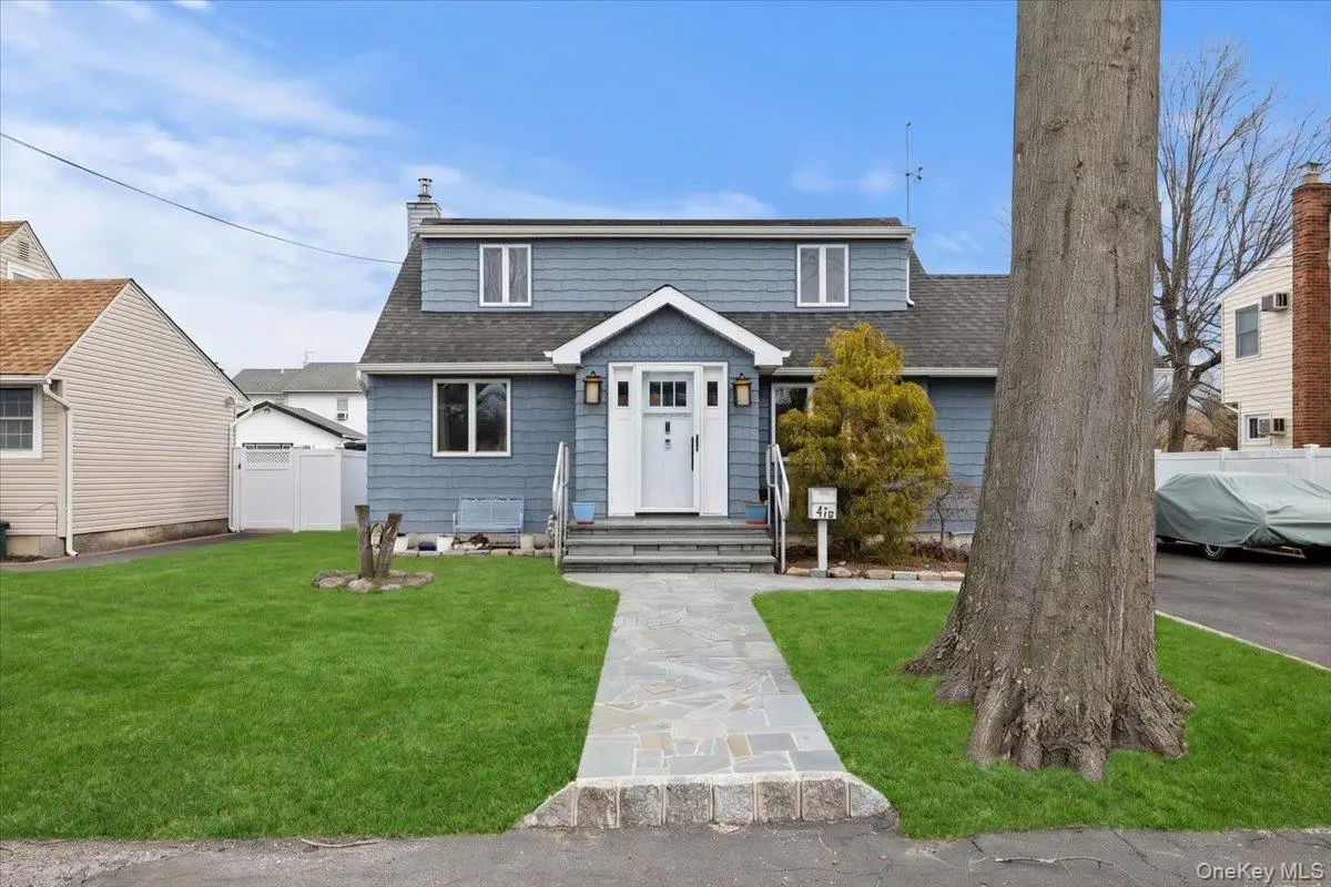 476 37th Street, Lindenhurst, NY 11757 - #1