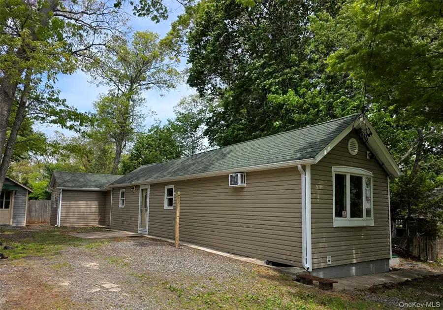 9 Laurelton Avenue, Selden, NY 11784 - #3