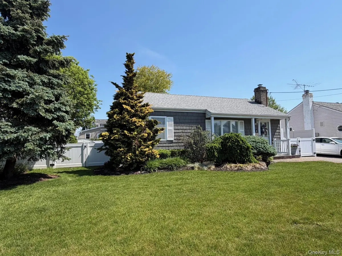 109 Lincoln Place, Massapequa, NY 11758 - #1