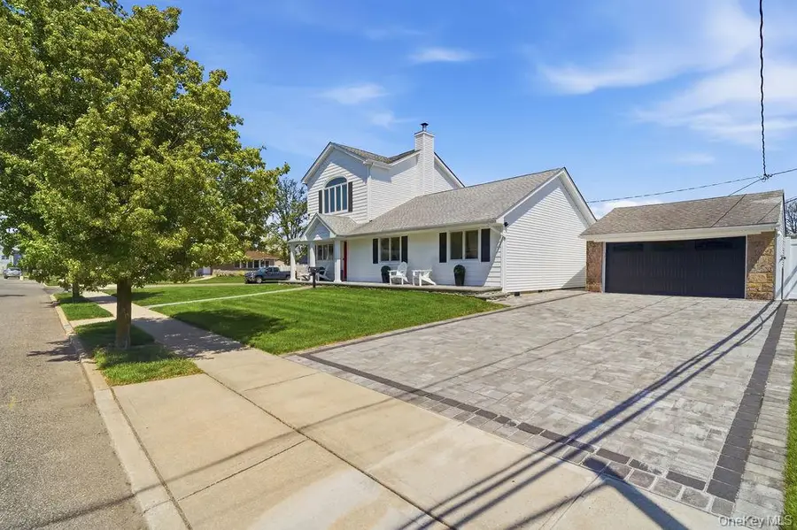 27 Seitz Drive, Bethpage, NY 11714 - #3
