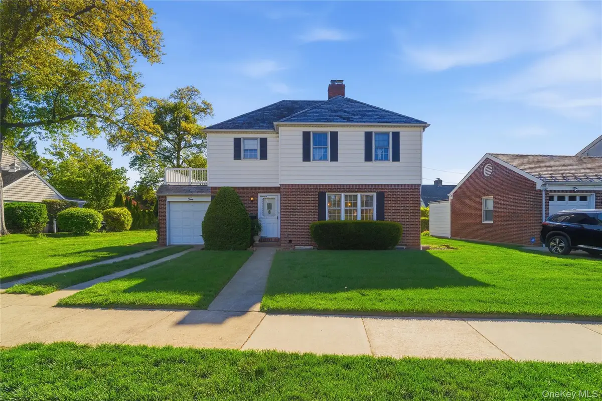 5 Franklin Court W, Garden City, NY 11530 - #1