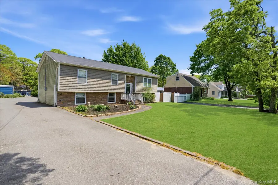 895 Old Medford Avenue, Medford, NY 11763 - #3