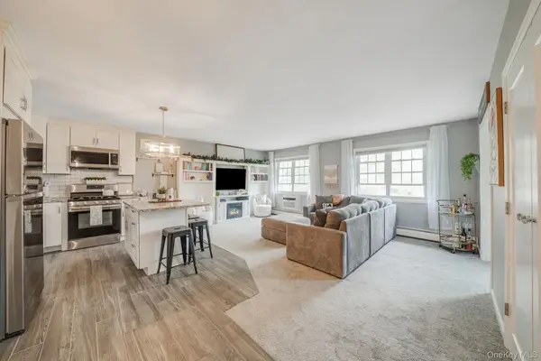 460 Old Town Road #14L, Port Jefferson Station, NY 11776