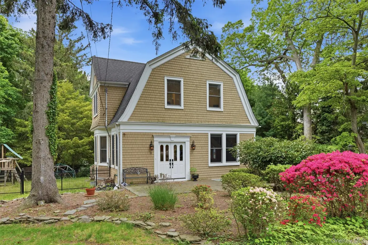 8 Wells Lane, Stony Brook, NY 11790 - #1