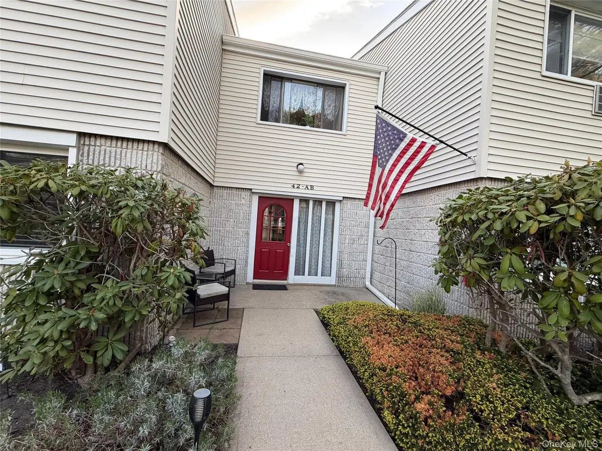42 Richmond Boulevard #1B, Ronkonkoma, NY 11779 - #1