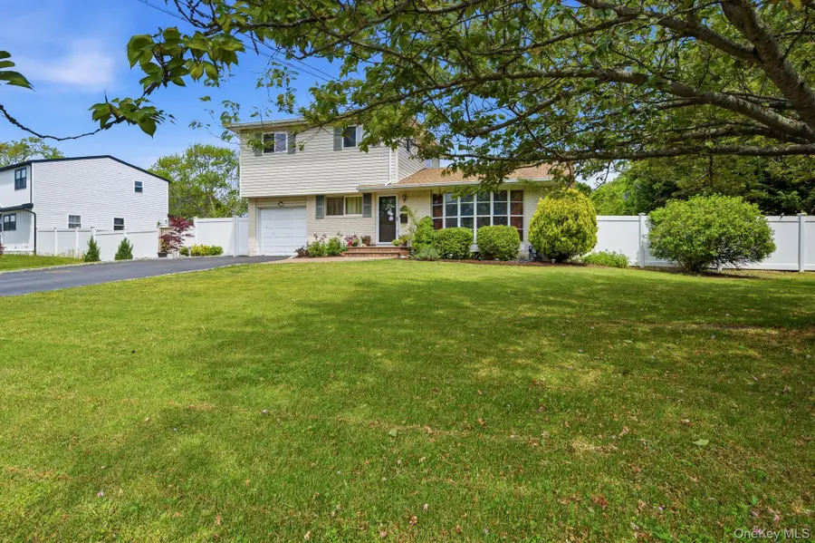 Riverdale 23, Oakdale, NY 11769 - #2