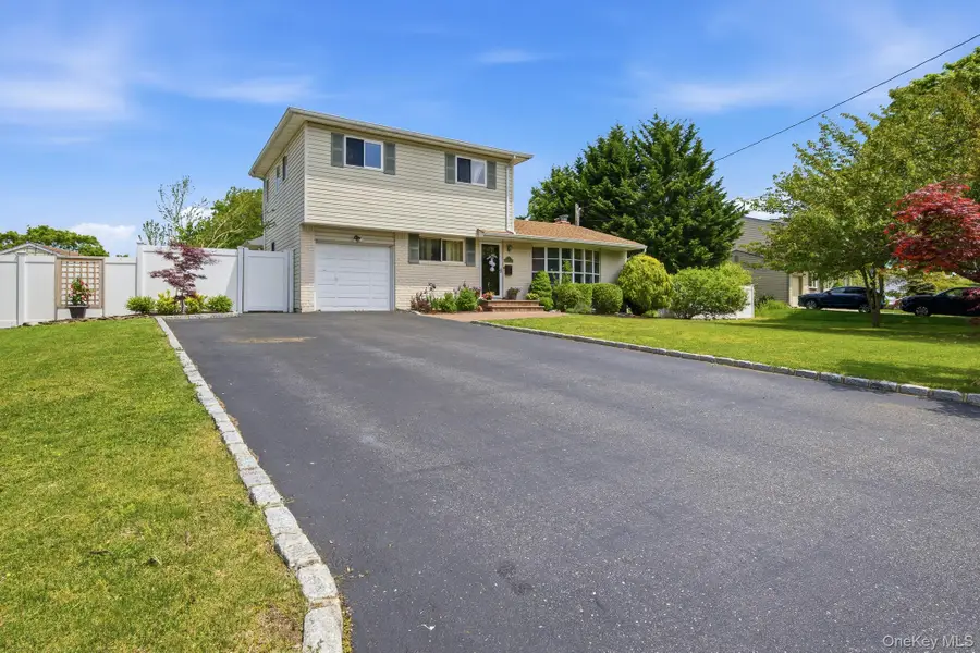 Riverdale 23, Oakdale, NY 11769 - #3