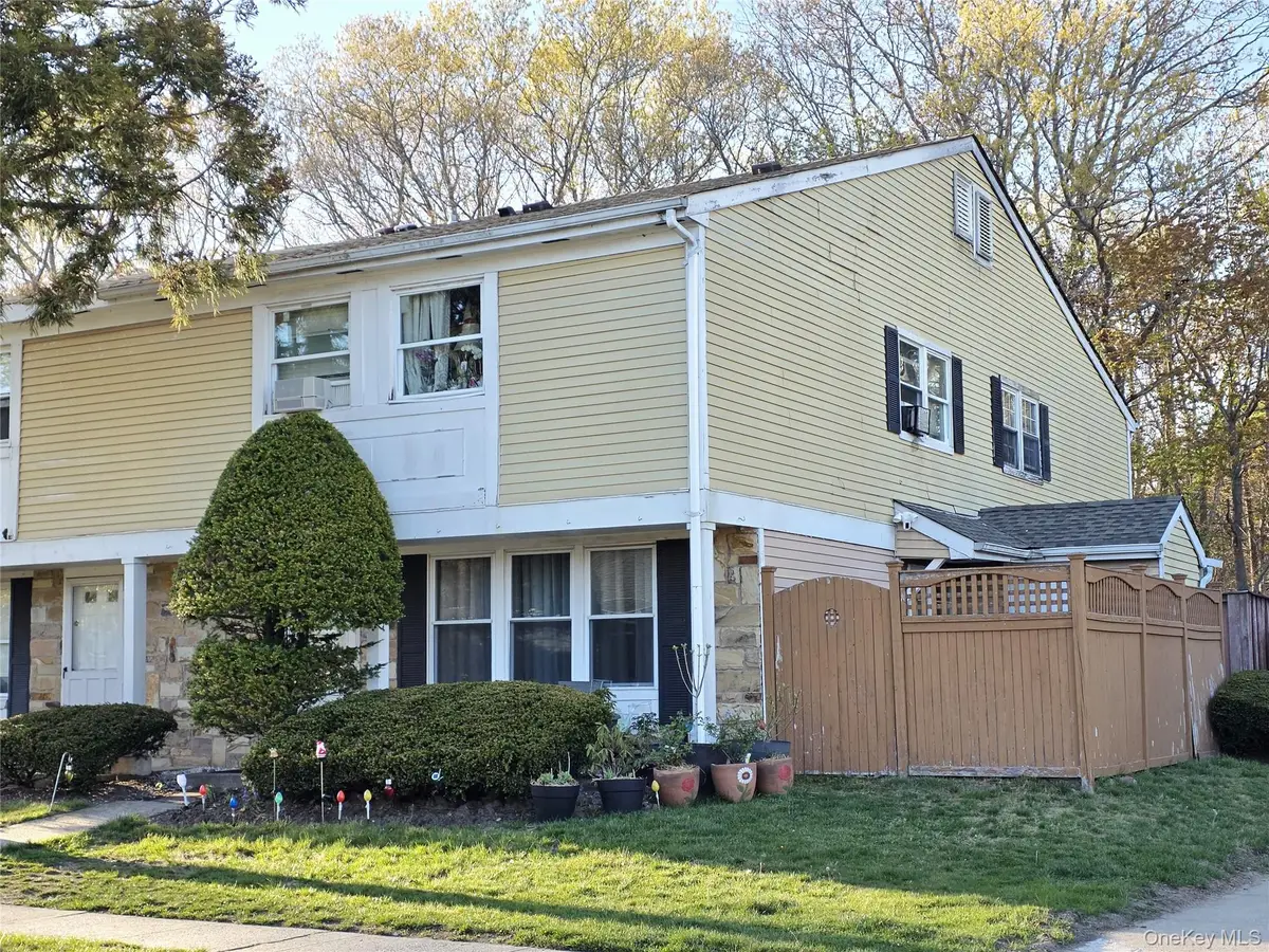 2E Ethan Allen Court, Ridge, NY 11961 - #1