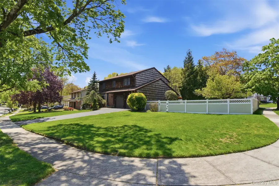 16 Amherst Lane, Smithtown, NY 11787 - #3