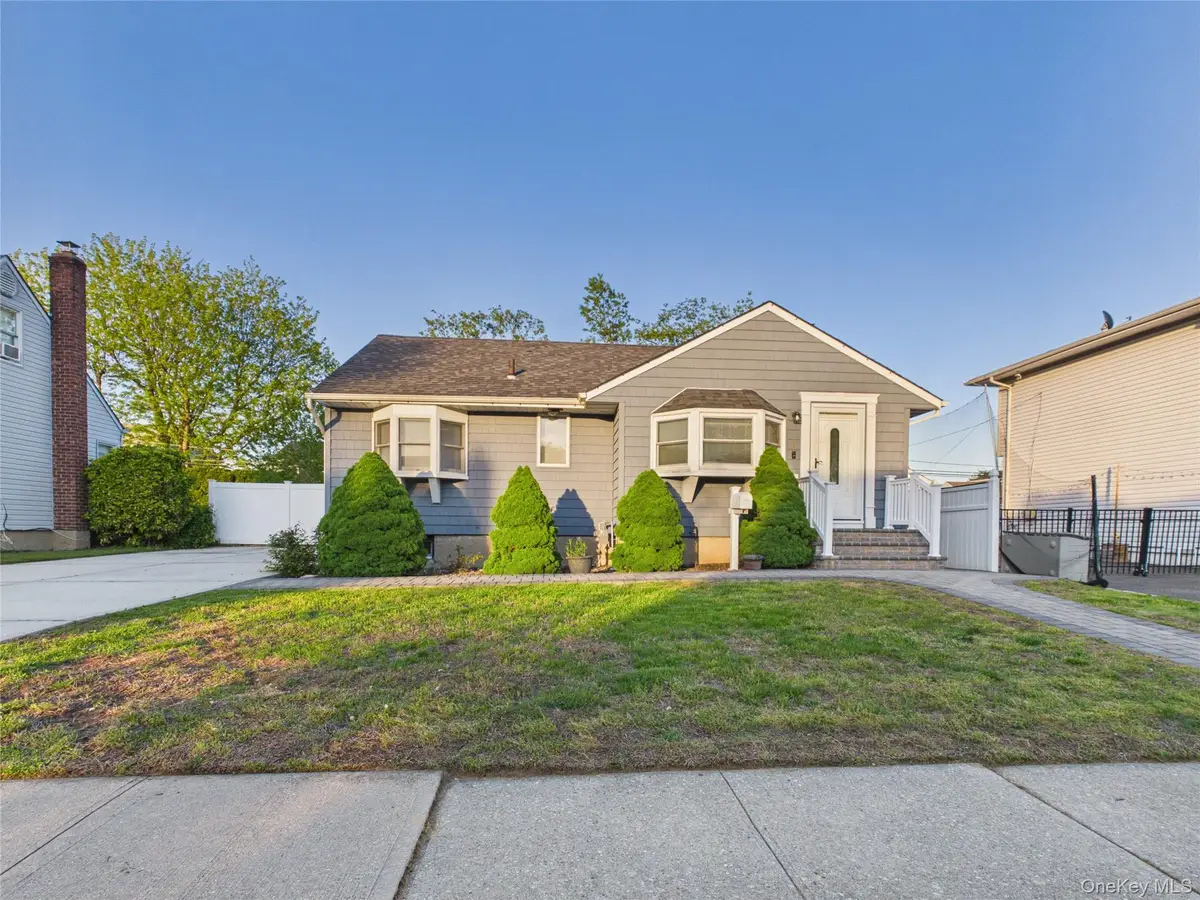 9 Ferndale Drive, Hicksville, NY 11801 - #1