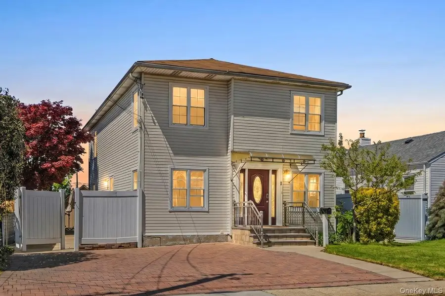 109 Gordon Avenue, Westbury, NY 11590 - #2
