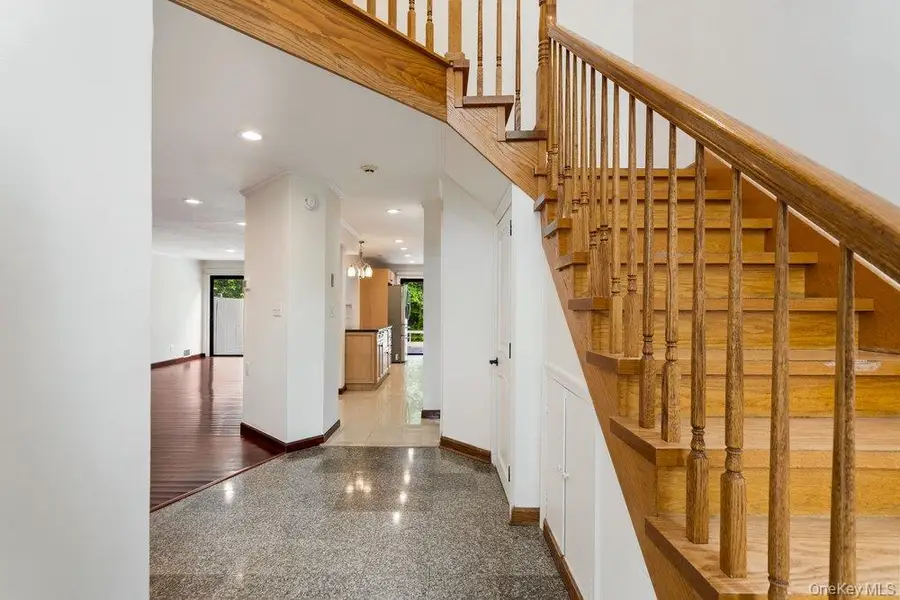 41 E View Court, Jericho, NY 11753 - #2