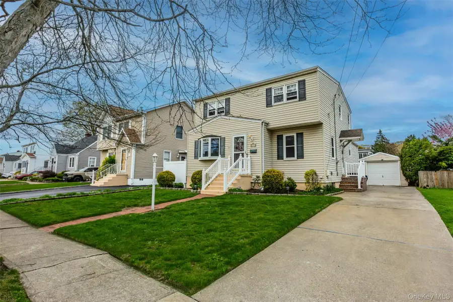 2459 Woodland Avenue, Wantagh, NY 11793 - #2