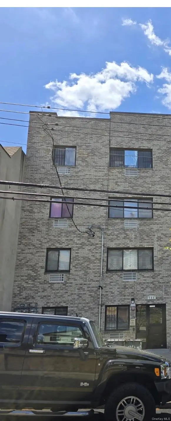 722 E 220th Street, Bronx, NY 10467