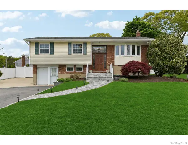 4 Concord Lane, Smithtown, NY 11787